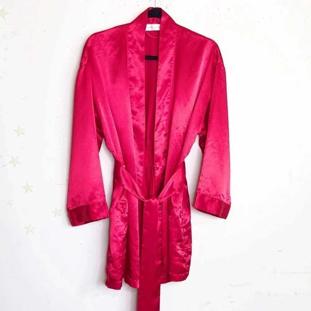 𝅺Victoria’s Secret red silky short kimono robe